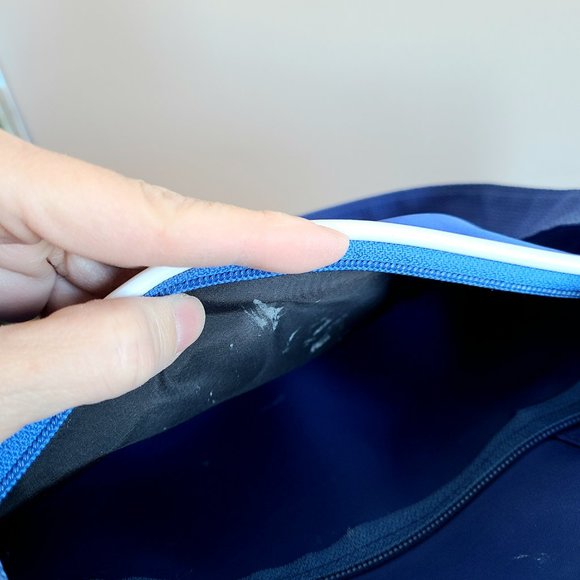 Gizz Japanese pugged Handbag. - Picture 7 of 7